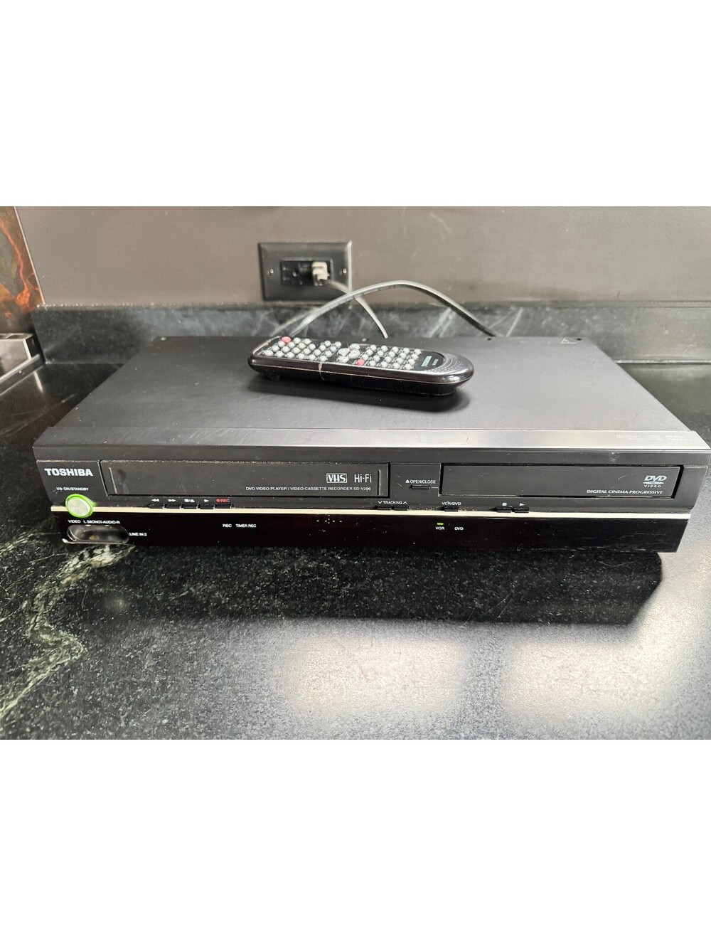 Toshiba SD-V296 DVD Player / VCR Cassette Recorder Combo